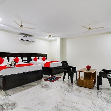 فندق Khammamفي  Oyo Dharani Grand المظهر الخارجي الصورة